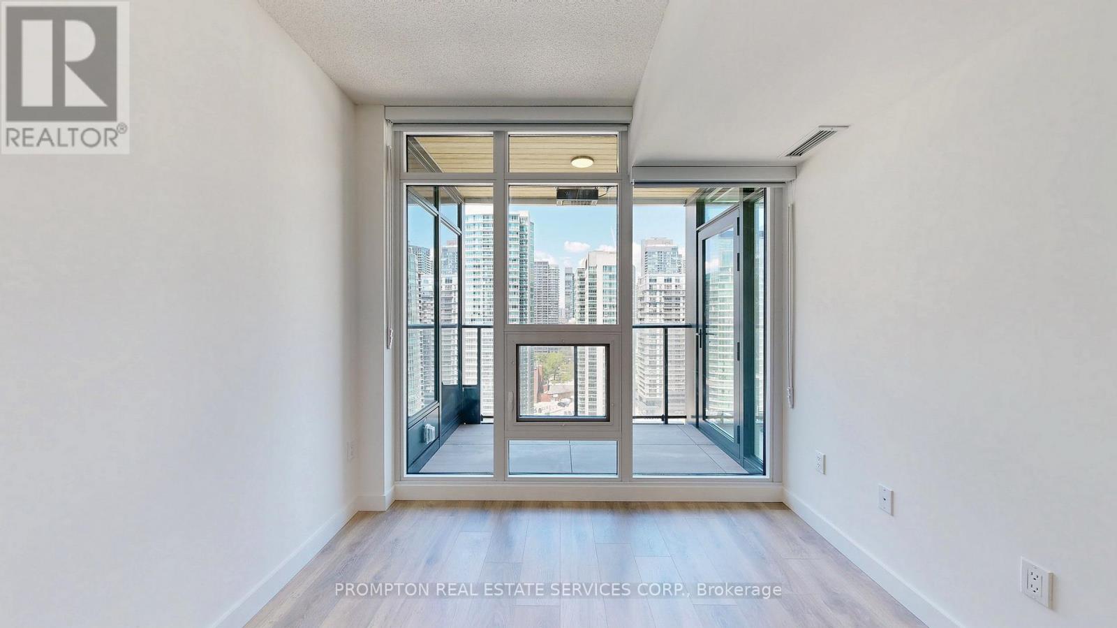 1812 - 1 Concord Cityplace Way, Toronto, Ontario  M5V 0X3 - Photo 9 - C12444047