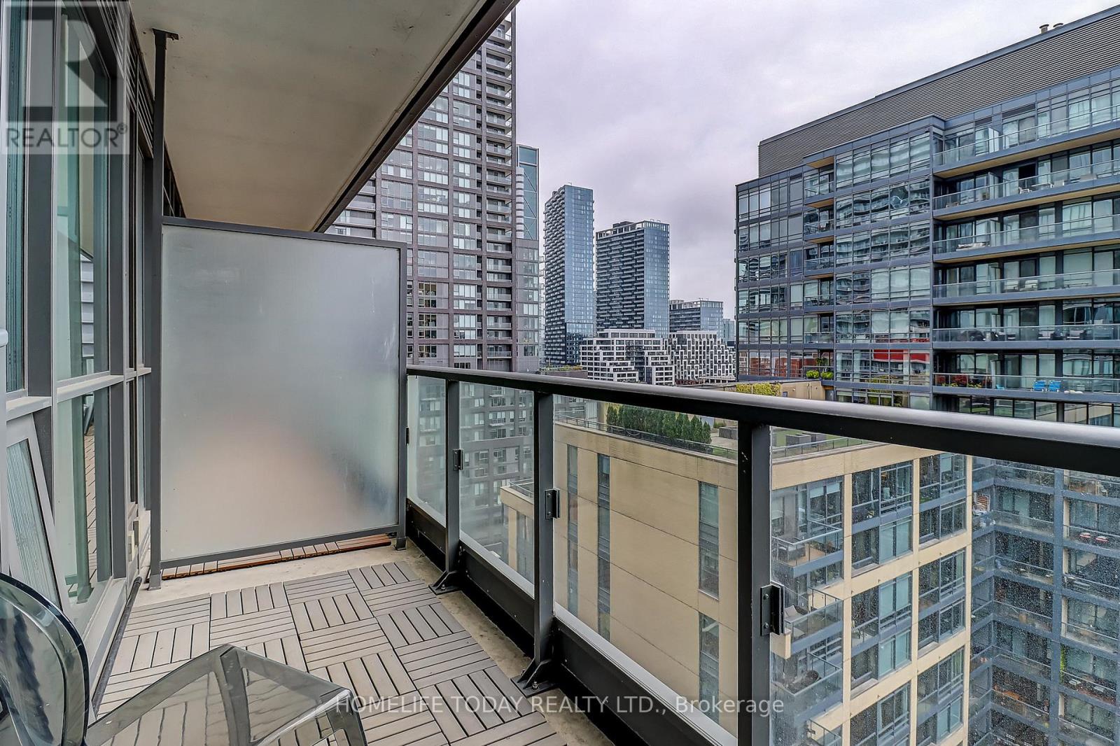 1502 - 8 Charlotte Street, Toronto (Waterfront Communities), Ontario  M5V 0K4 - Photo 12 - C12444076