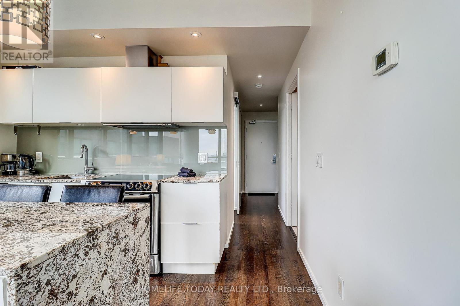 1502 - 8 Charlotte Street, Toronto (Waterfront Communities), Ontario  M5V 0K4 - Photo 17 - C12444076