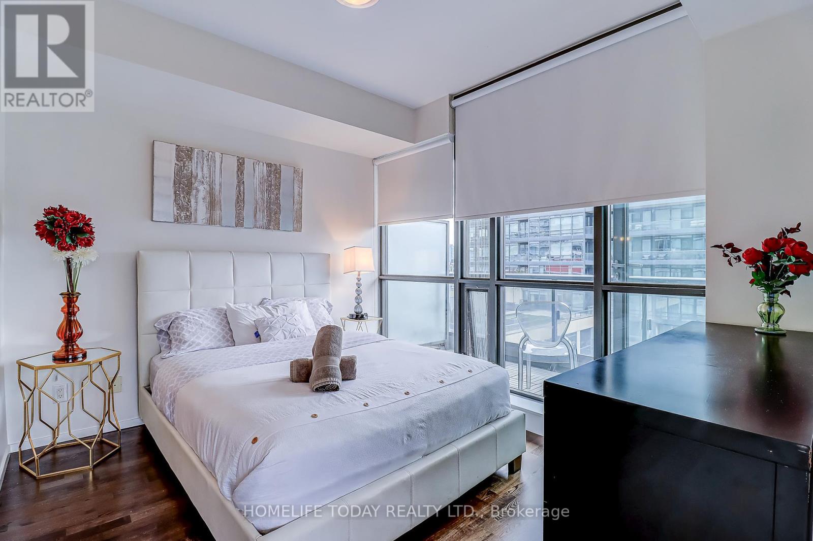 1502 - 8 Charlotte Street, Toronto (Waterfront Communities), Ontario  M5V 0K4 - Photo 19 - C12444076