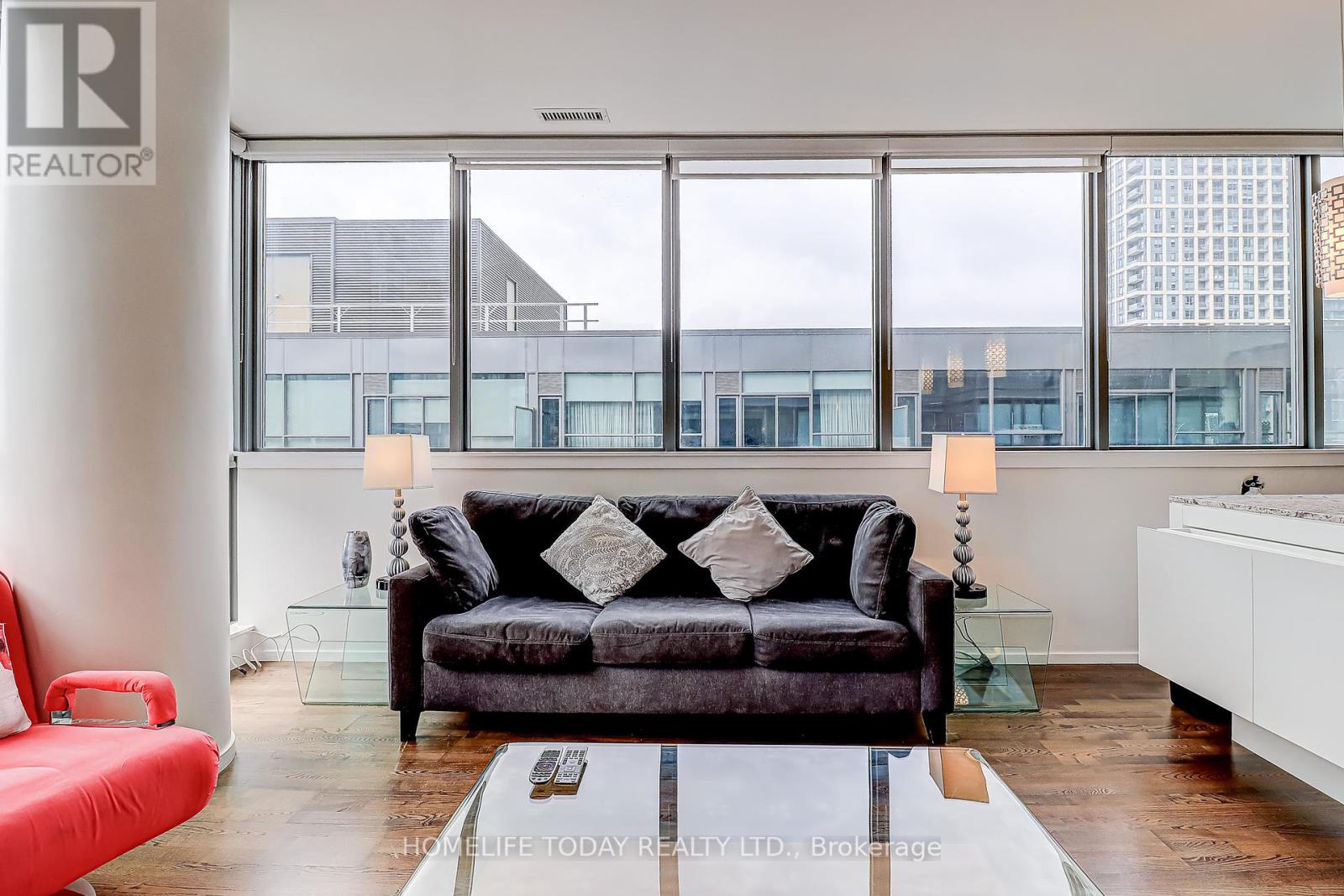 1502 - 8 Charlotte Street, Toronto (Waterfront Communities), Ontario  M5V 0K4 - Photo 5 - C12444076