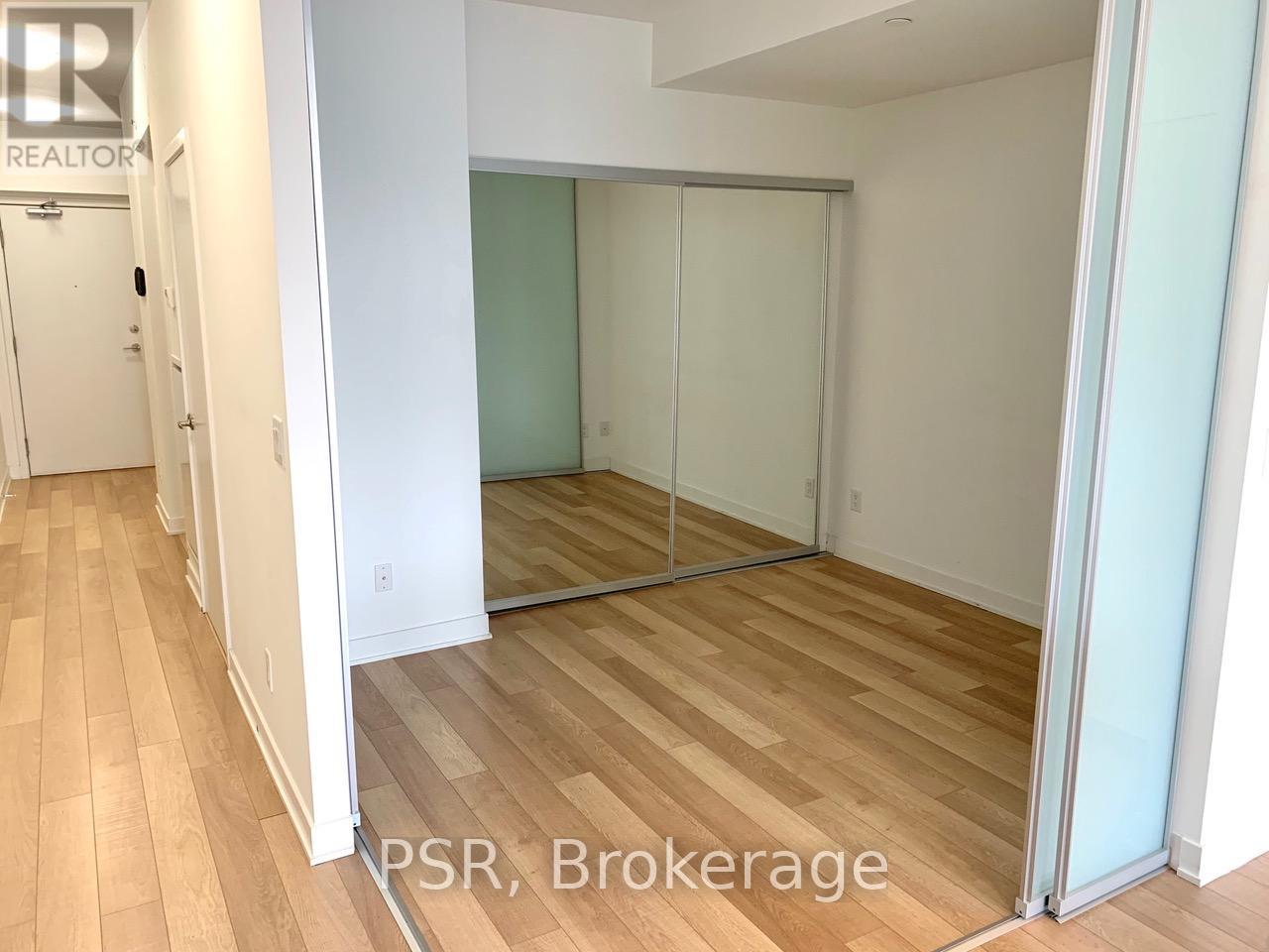 1708 - 210 Simcoe Street, Toronto, Ontario  M5T 0A9 - Photo 4 - C12444085