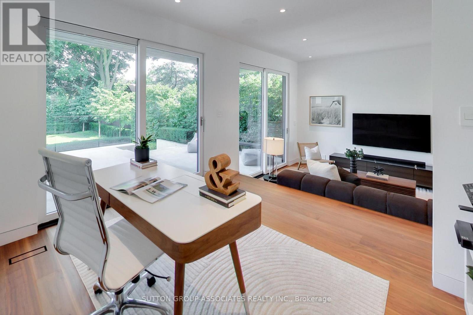 83 Pinewood Avenue, Toronto (Humewood-Cedarvale), Ontario  M6C 2V2 - Photo 23 - C12444113