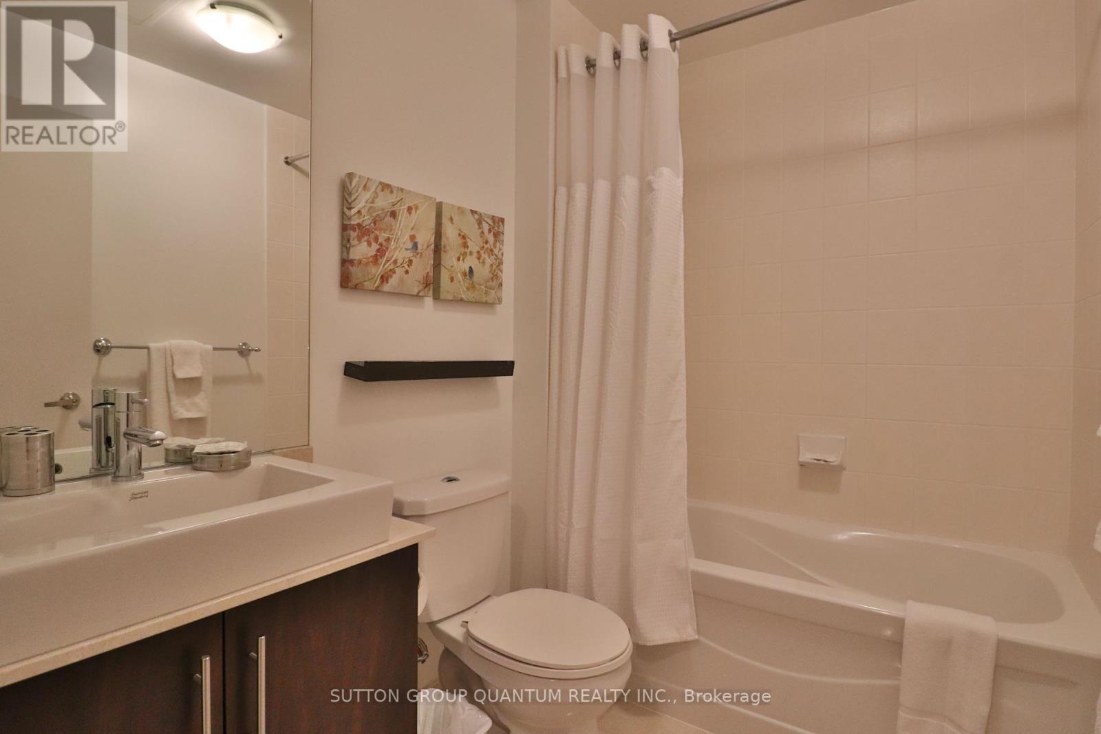3807 - 65 Bremner Boulevard, Toronto, Ontario  M5J 0A7 - Photo 2 - C12444125