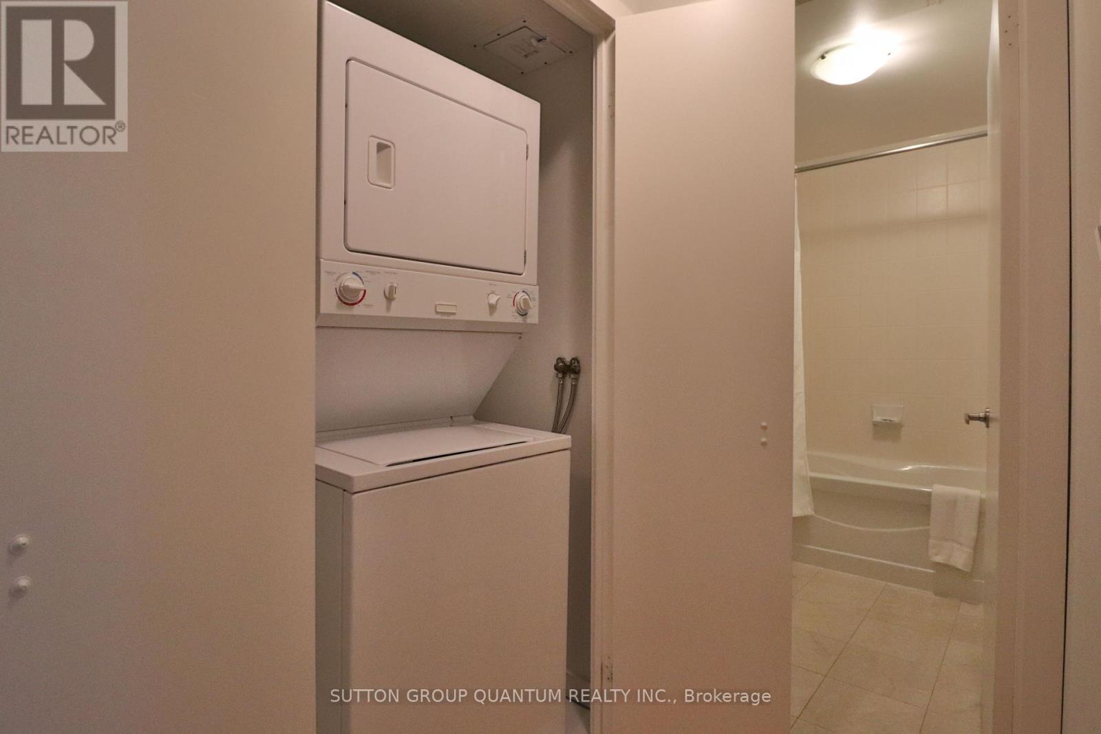 3807 - 65 Bremner Boulevard, Toronto, Ontario  M5J 0A7 - Photo 3 - C12444125
