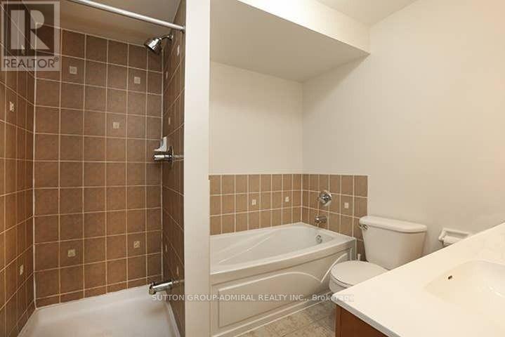 301 - 12 Brian Peck Crescent, Toronto (Leaside), Ontario  M4G 4K4 - Photo 13 - C12444131