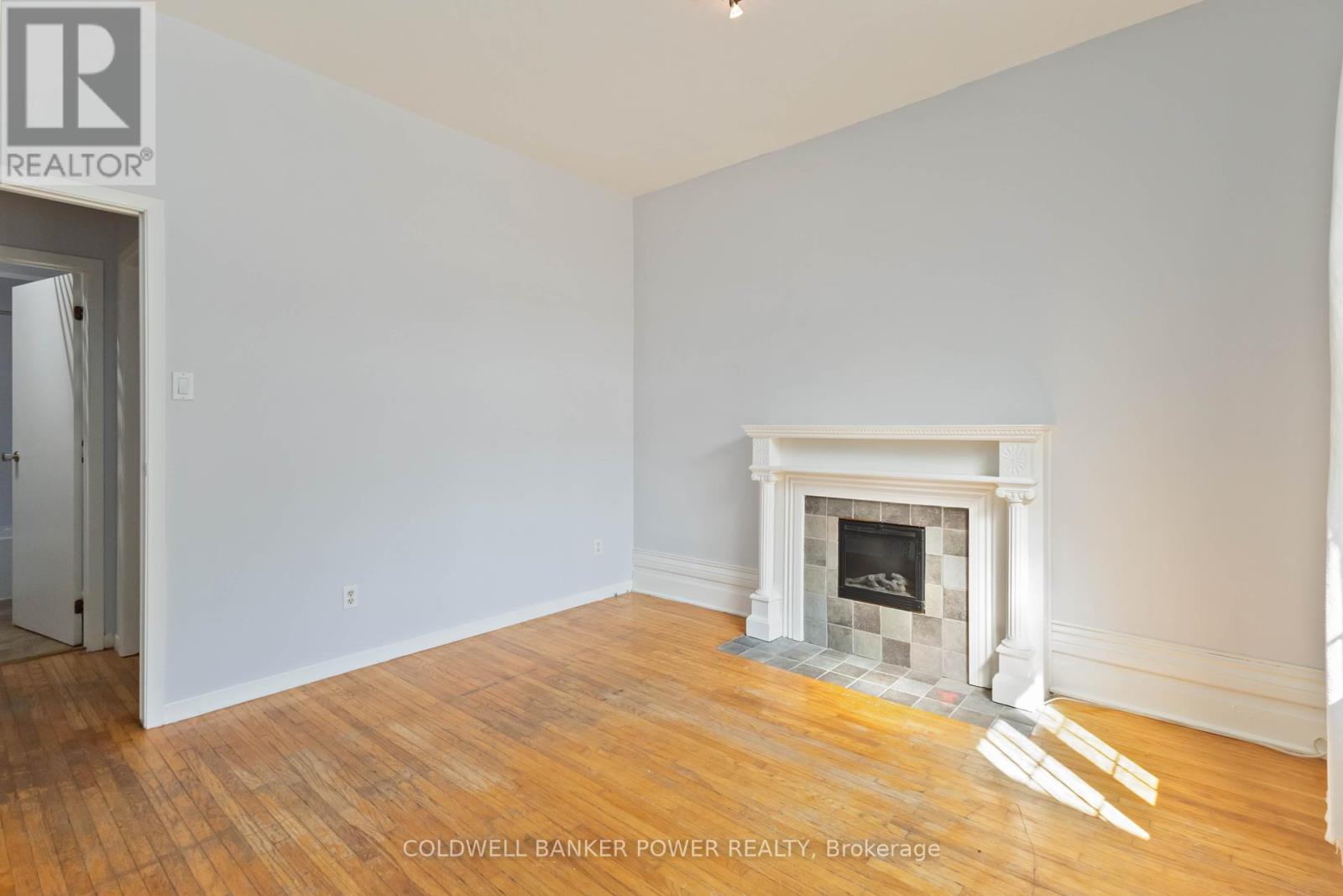 547 William Street, London East (East F), Ontario  N6B 3E8 - Photo 10 - X12444163