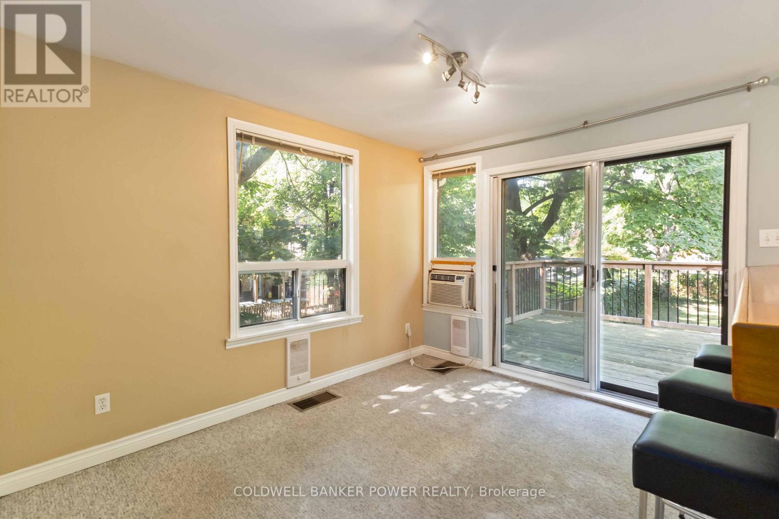 547 William Street, London East (East F), Ontario  N6B 3E8 - Photo 31 - X12444163