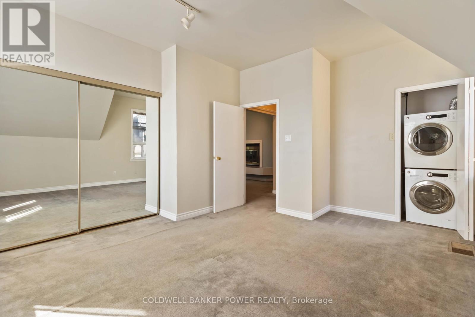 547 William Street, London East (East F), Ontario  N6B 3E8 - Photo 36 - X12444163