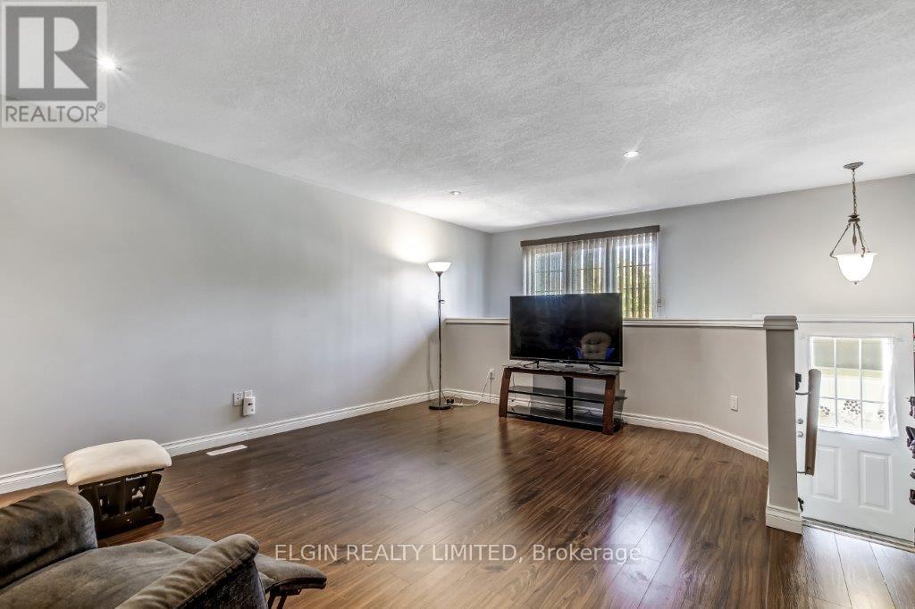 534 Highview Drive, St. Thomas, Ontario  N5R 6G3 - Photo 10 - X12444220