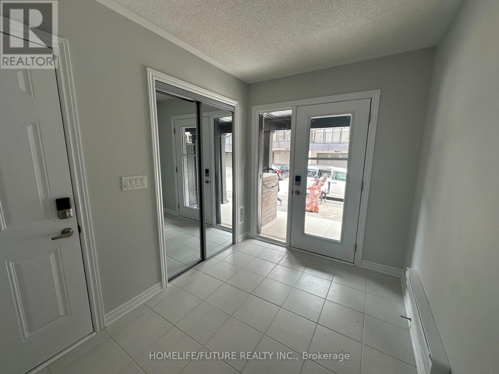 1136 Greentree Path, Oshawa, Ontario  L1H 8L7 - Photo 2 - E12444041