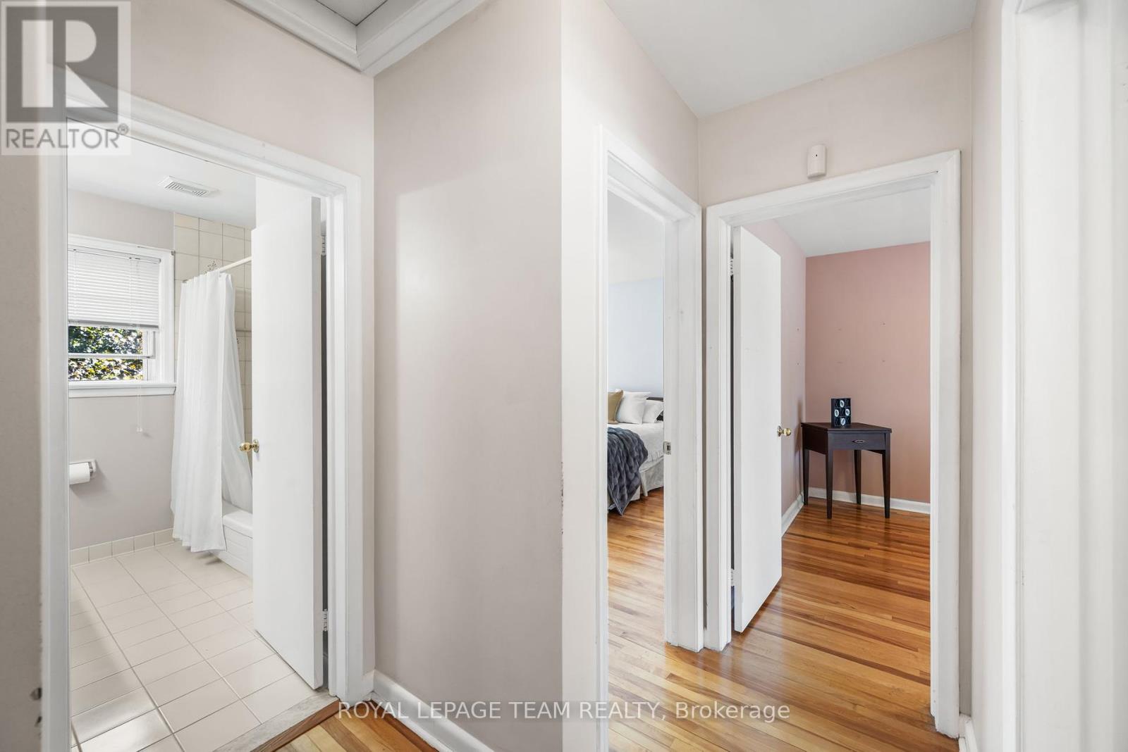 2184 Iris Street, Ottawa, Ontario  K2C 1B3 - Photo 13 - X12443220