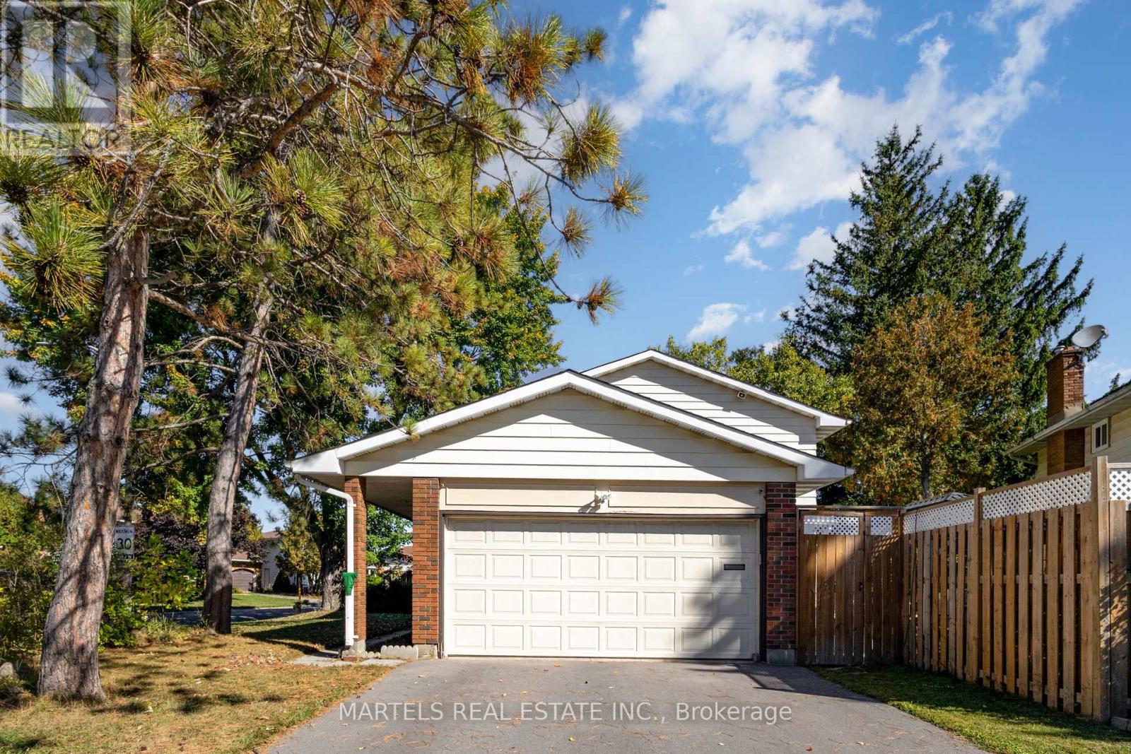 6322 Friar Gate, Ottawa, Ontario  K1C 1B4 - Photo 2 - X12444160