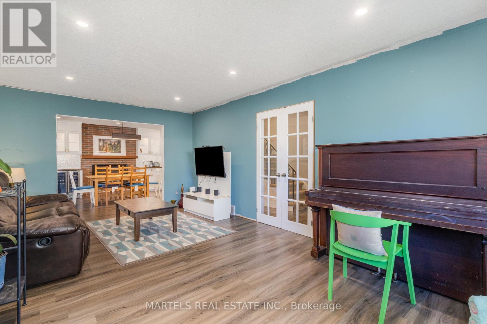 6322 Friar Gate, Ottawa, Ontario  K1C 1B4 - Photo 5 - X12444160