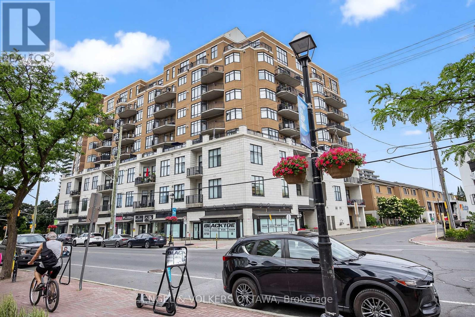 404 - 420 Berkley Avenue, Ottawa, Ontario  K2A 4H5 - Photo 2 - X12444173