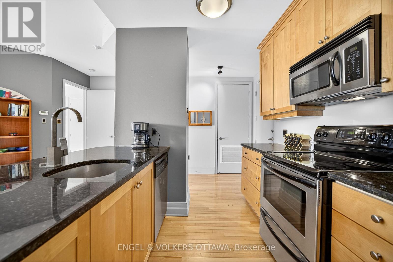 404 - 420 Berkley Avenue, Ottawa, Ontario  K2A 4H5 - Photo 21 - X12444173
