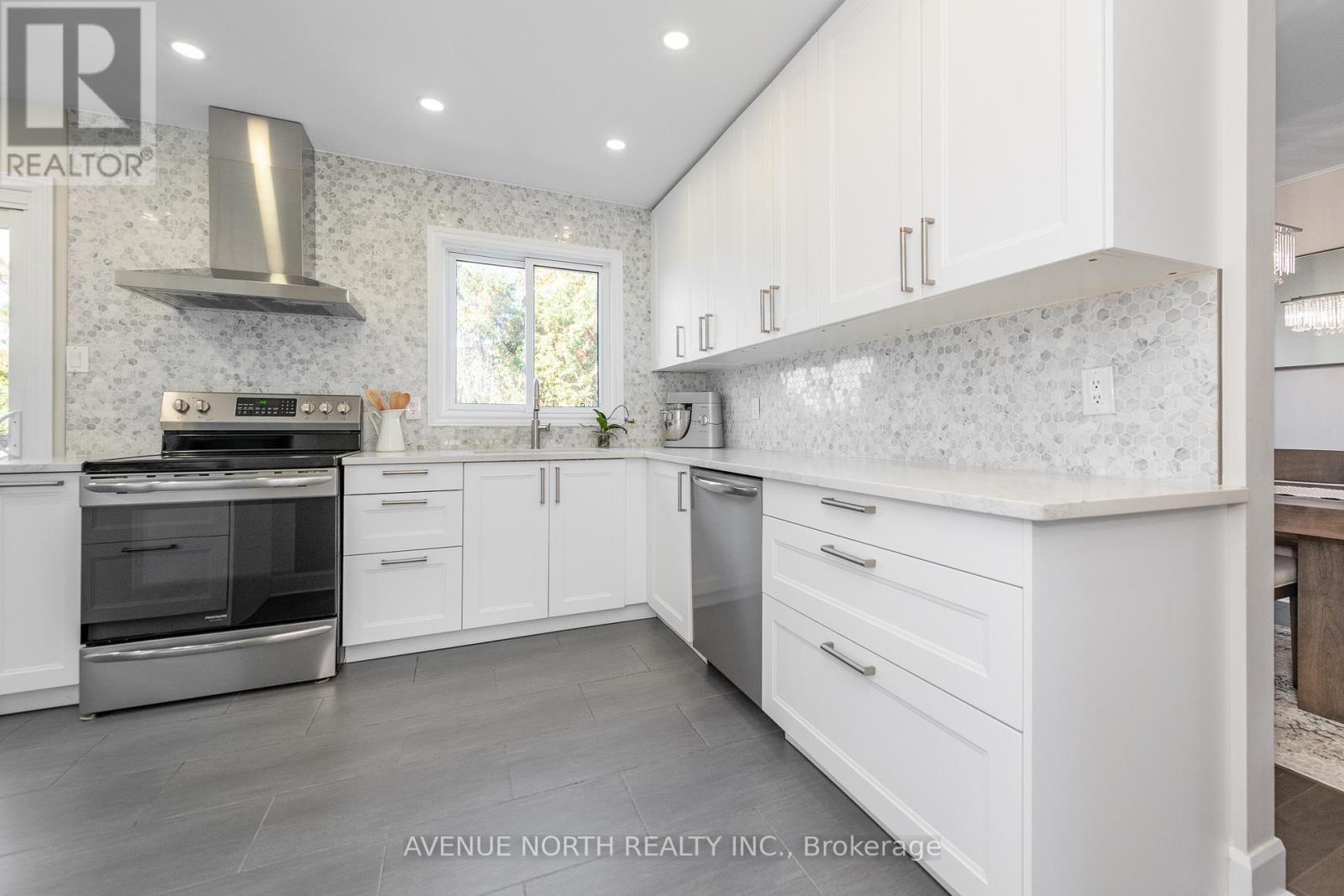 273 Cote-Royale Crescent, Ottawa, Ontario  K1E 3L5 - Photo 12 - X12444176