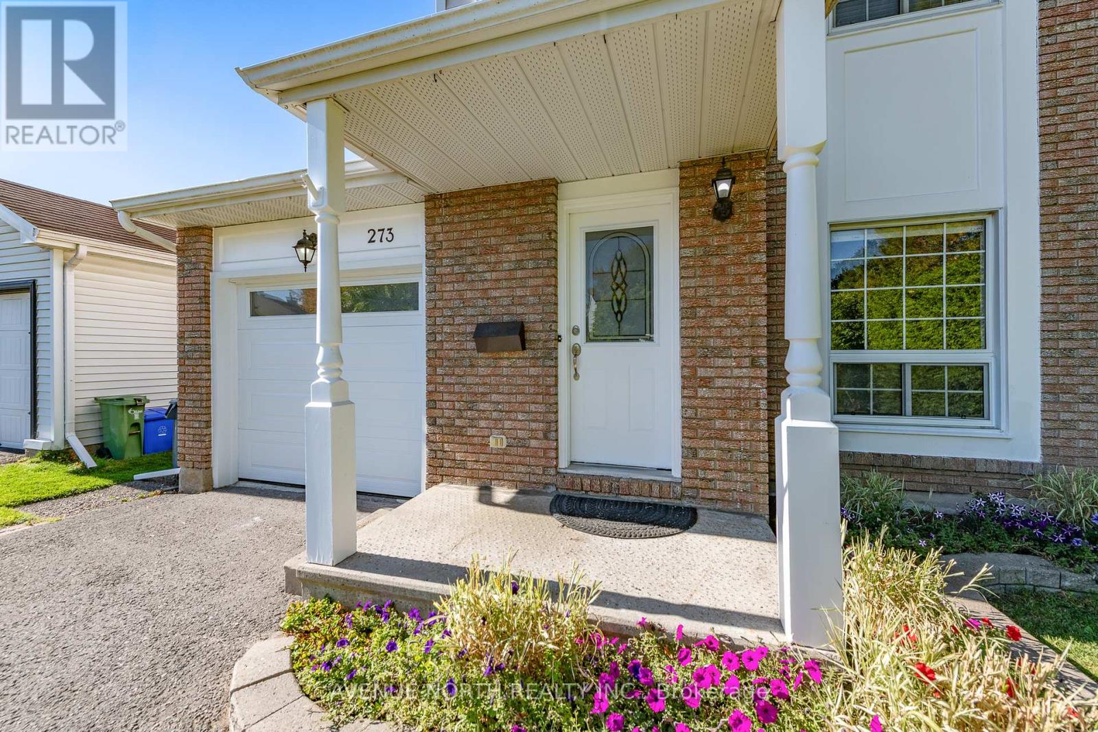 273 Cote-Royale Crescent, Ottawa, Ontario  K1E 3L5 - Photo 3 - X12444176