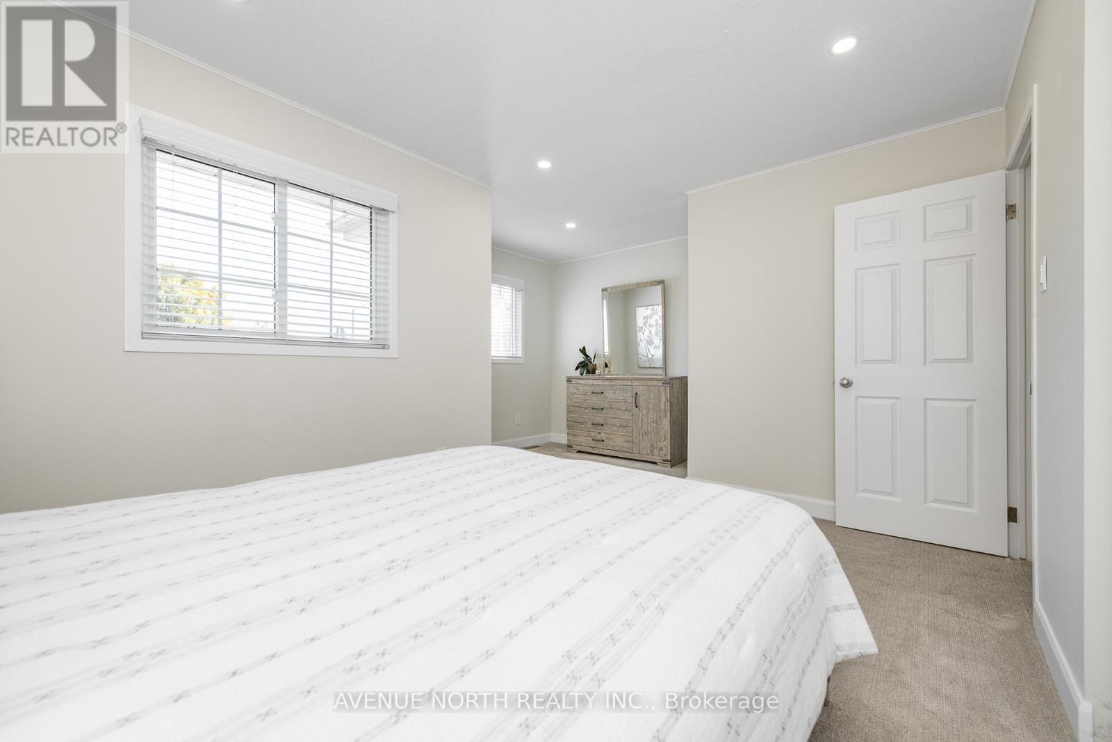 273 Cote-Royale Crescent, Ottawa, Ontario  K1E 3L5 - Photo 30 - X12444176