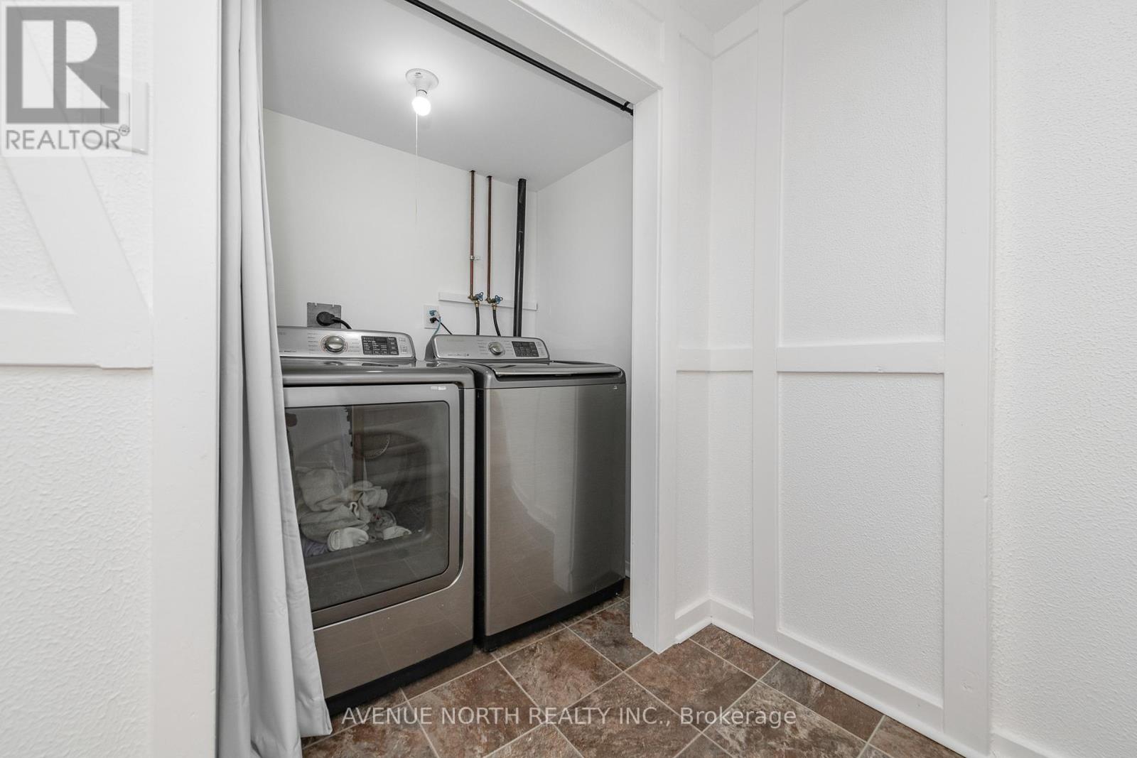 273 Cote-Royale Crescent, Ottawa, Ontario  K1E 3L5 - Photo 33 - X12444176