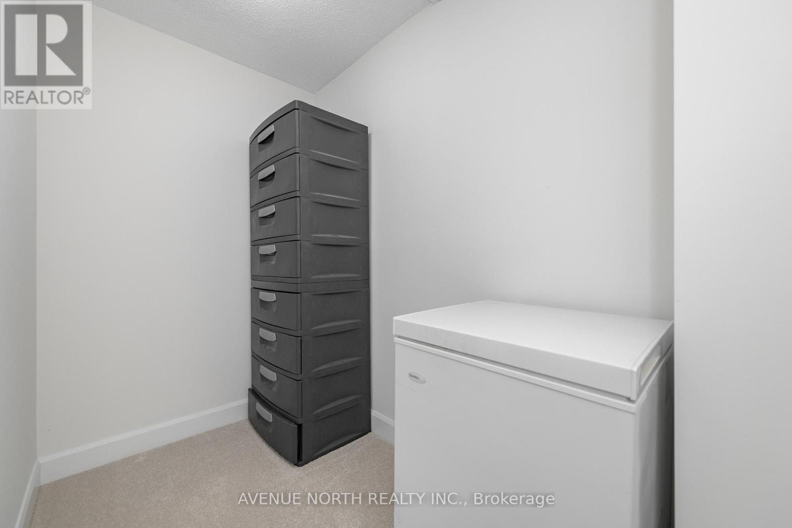 273 Cote-Royale Crescent, Ottawa, Ontario  K1E 3L5 - Photo 37 - X12444176