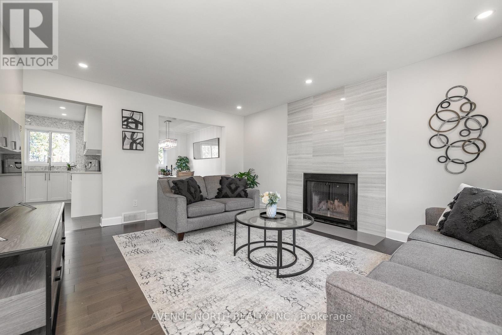 273 Cote-Royale Crescent, Ottawa, Ontario  K1E 3L5 - Photo 5 - X12444176