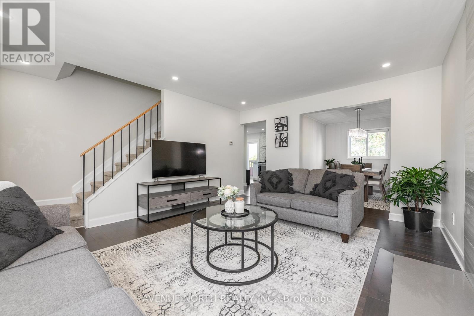 273 Cote-Royale Crescent, Ottawa, Ontario  K1E 3L5 - Photo 6 - X12444176