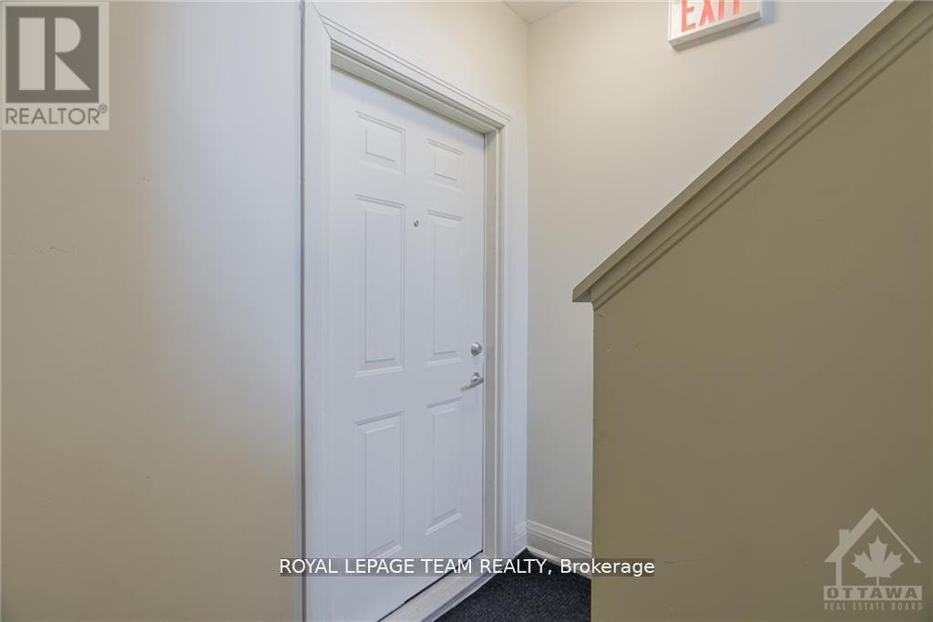 1100 Hollington Street, Ottawa, Ontario  K1Z 8J9 - Photo 2 - X12444189