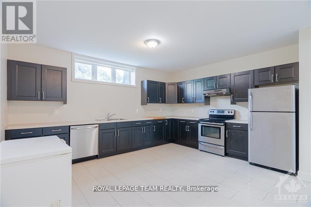 1100 Hollington Street, Ottawa, Ontario  K1Z 8J9 - Photo 3 - X12444189