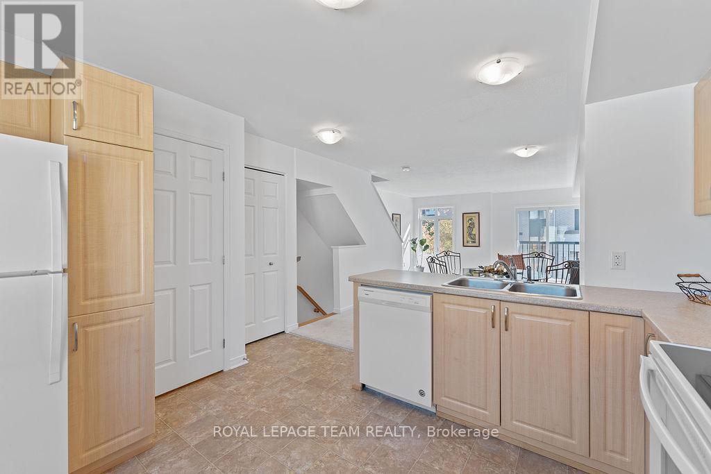 538 Recolte Private, Ottawa, Ontario  K1E 0B4 - Photo 11 - X12444203