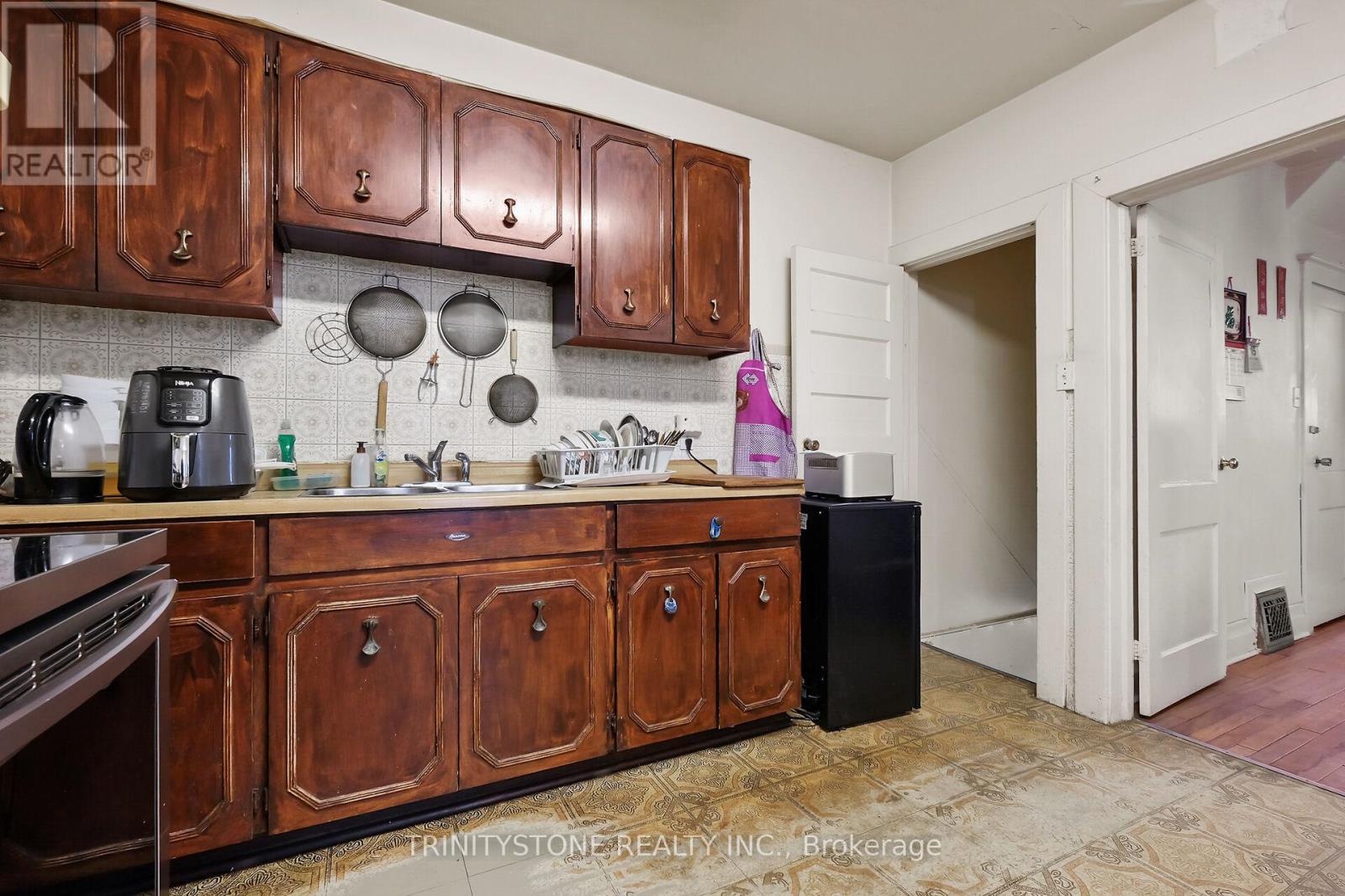 189 Preston Street, Ottawa, Ontario  K1R 7P8 - Photo 13 - X12444218