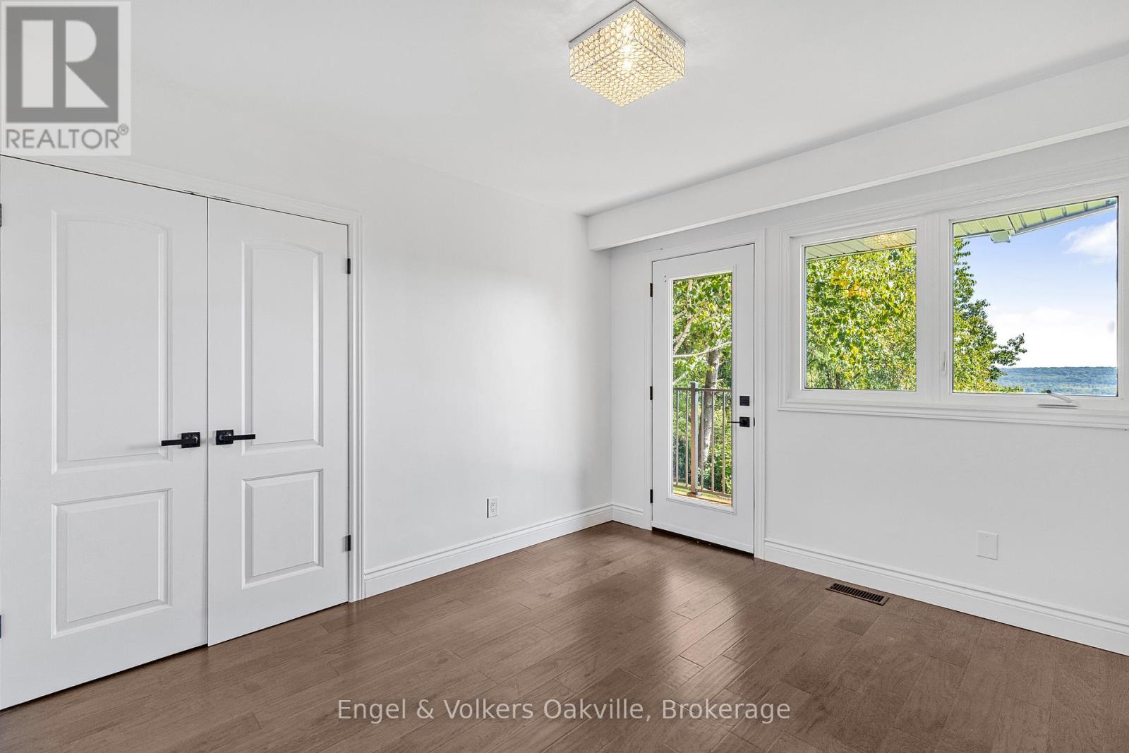 50 Oak Avenue, Hamilton, Ontario  L9H 4Y9 - Photo 23 - X12444195