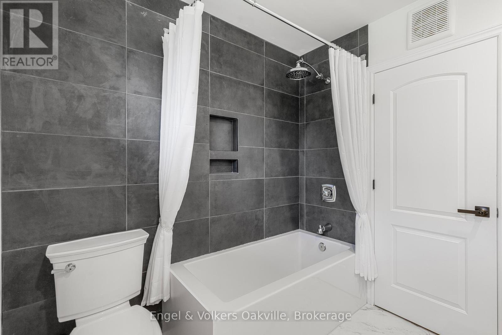 50 Oak Avenue, Hamilton, Ontario  L9H 4Y9 - Photo 26 - X12444195