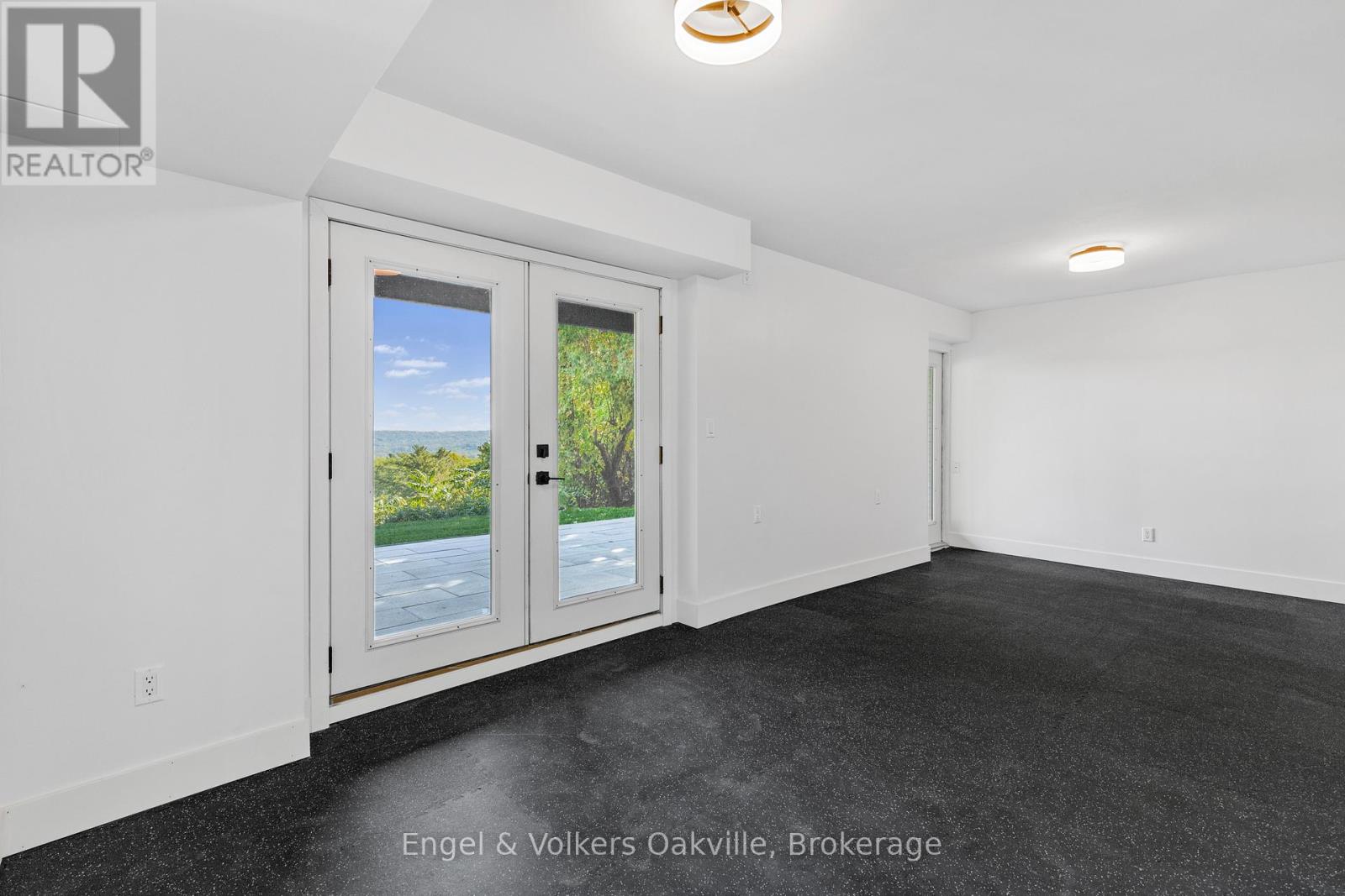 50 Oak Avenue, Hamilton, Ontario  L9H 4Y9 - Photo 30 - X12444195