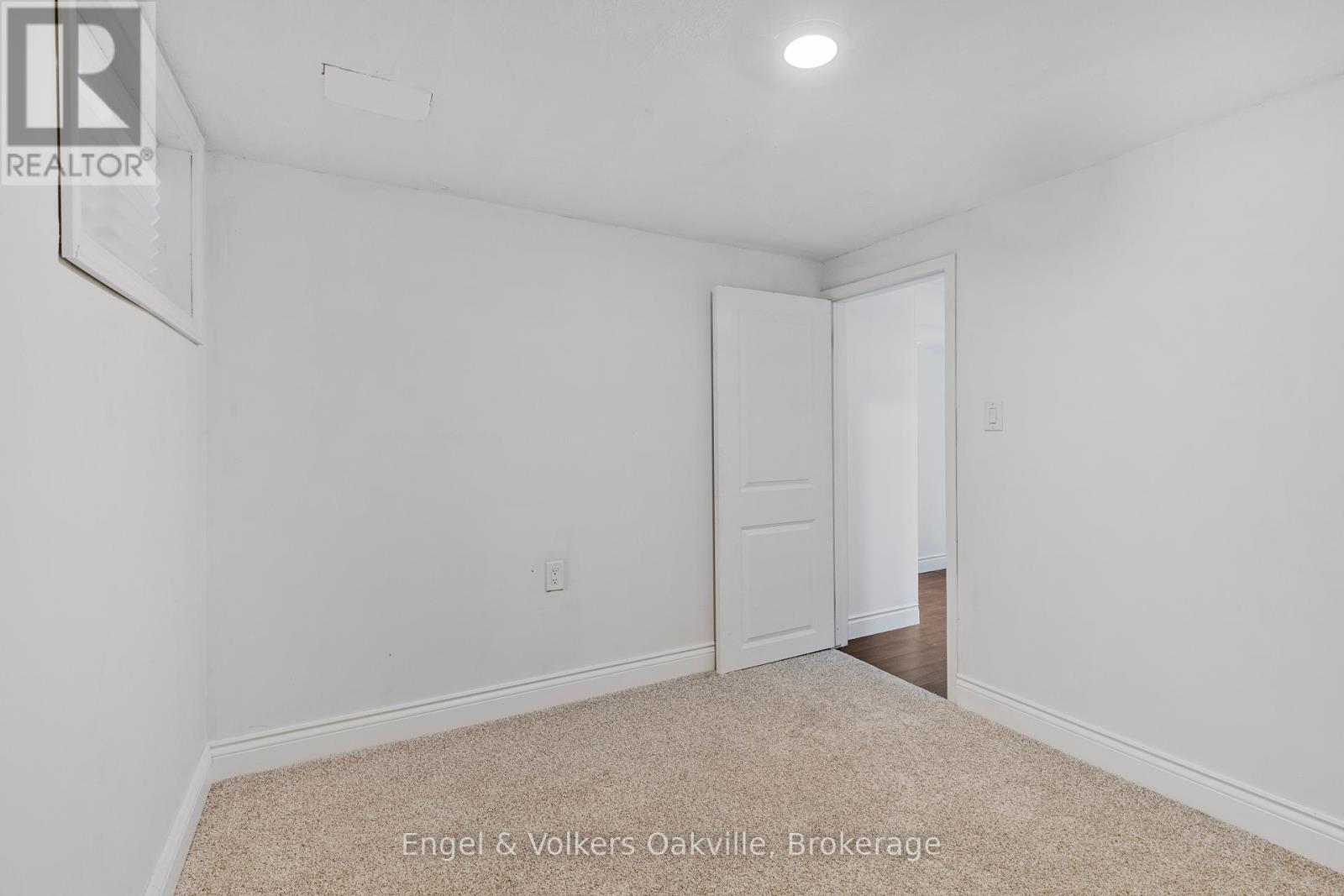 50 Oak Avenue, Hamilton, Ontario  L9H 4Y9 - Photo 33 - X12444195