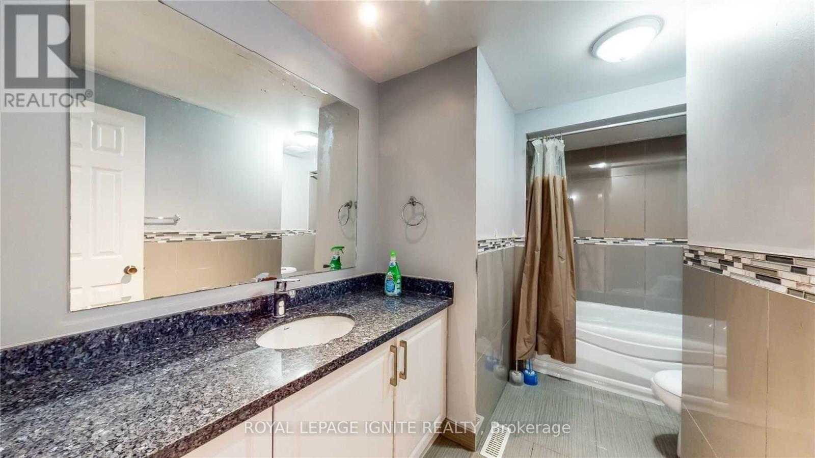 11 James Edward Drive, Markham, Ontario  L3S 1Y9 - Photo 13 - N12444014