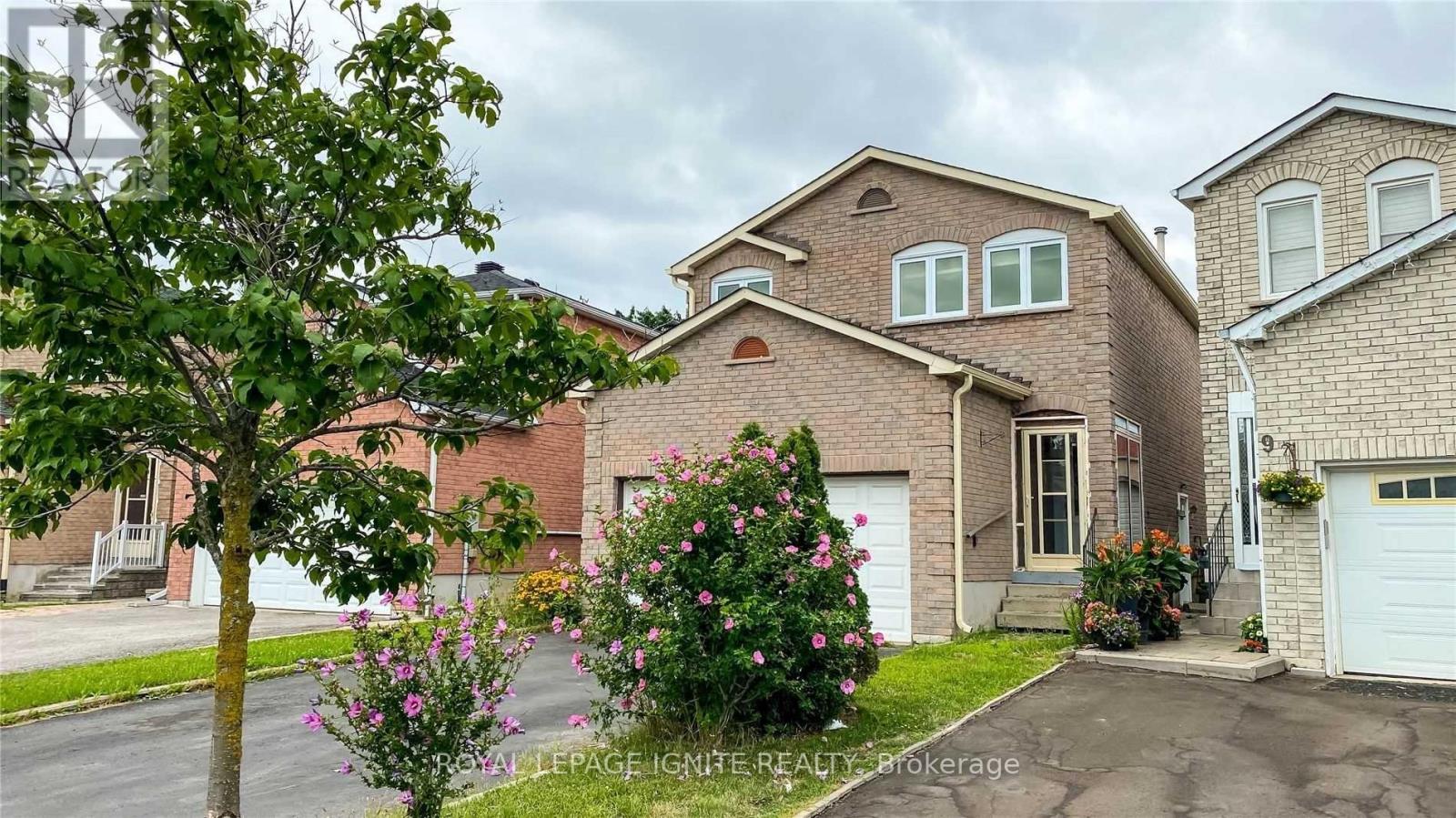 11 James Edward Drive, Markham, Ontario  L3S 1Y9 - Photo 2 - N12444014