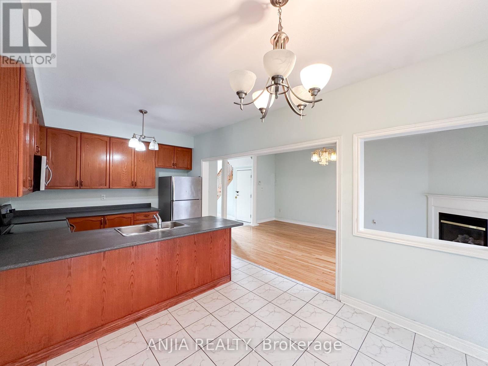 Upper - 18 Balmano Road, Markham, Ontario  L6E 1X4 - Photo 10 - N12444062
