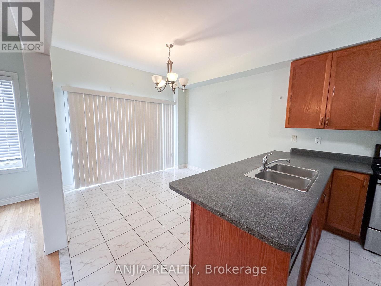Upper - 18 Balmano Road, Markham, Ontario  L6E 1X4 - Photo 9 - N12444062