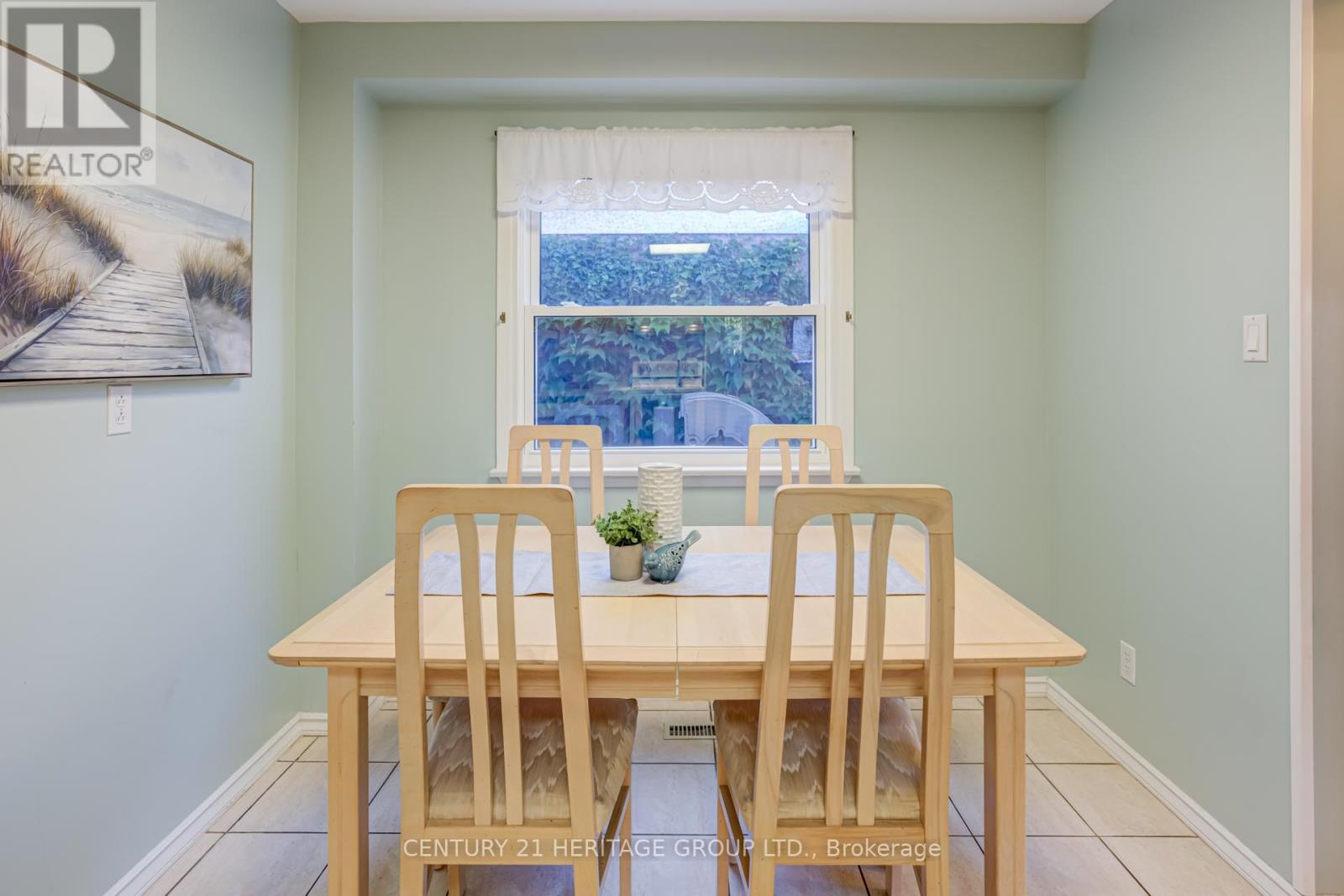 729 Beman Drive, Newmarket (Huron Heights-Leslie Valley), Ontario  L3Y 4Z3 - Photo 12 - N12444078