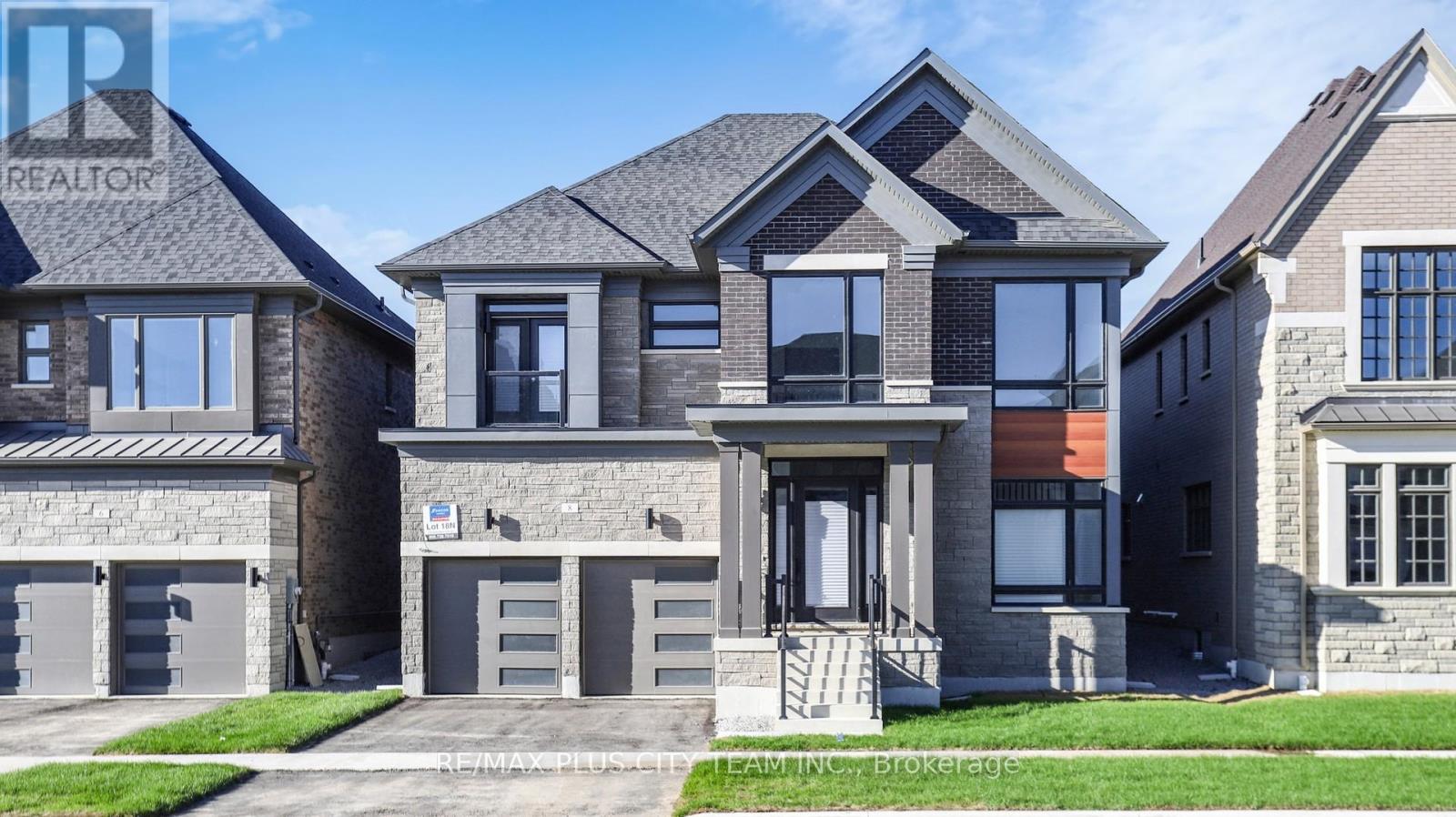 8 Saxby Farm Avenue, King (King City), Ontario  L7B 0T1 - Photo 1 - N12444080