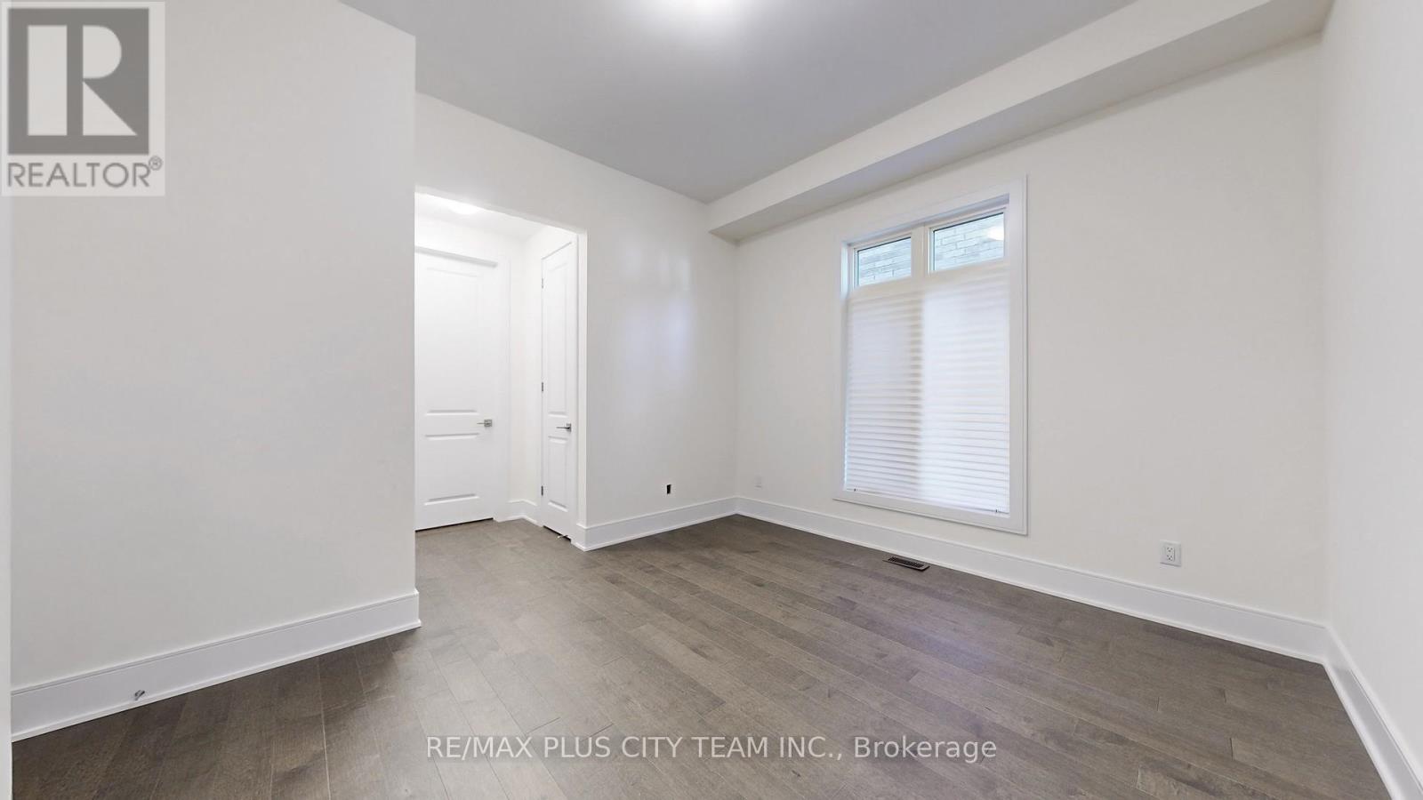 8 Saxby Farm Avenue, King (King City), Ontario  L7B 0T1 - Photo 18 - N12444080