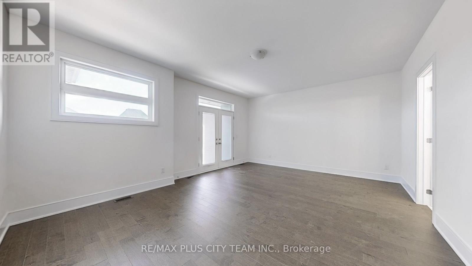 8 Saxby Farm Avenue, King (King City), Ontario  L7B 0T1 - Photo 32 - N12444080