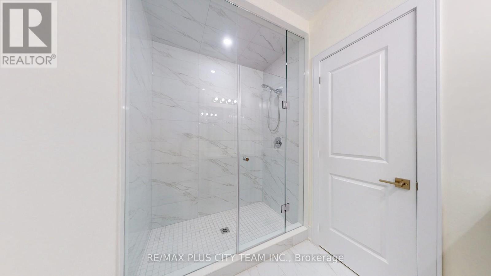 8 Saxby Farm Avenue, King (King City), Ontario  L7B 0T1 - Photo 36 - N12444080