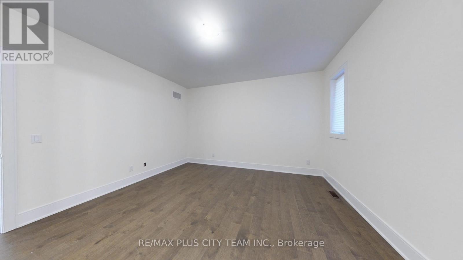 8 Saxby Farm Avenue, King (King City), Ontario  L7B 0T1 - Photo 39 - N12444080