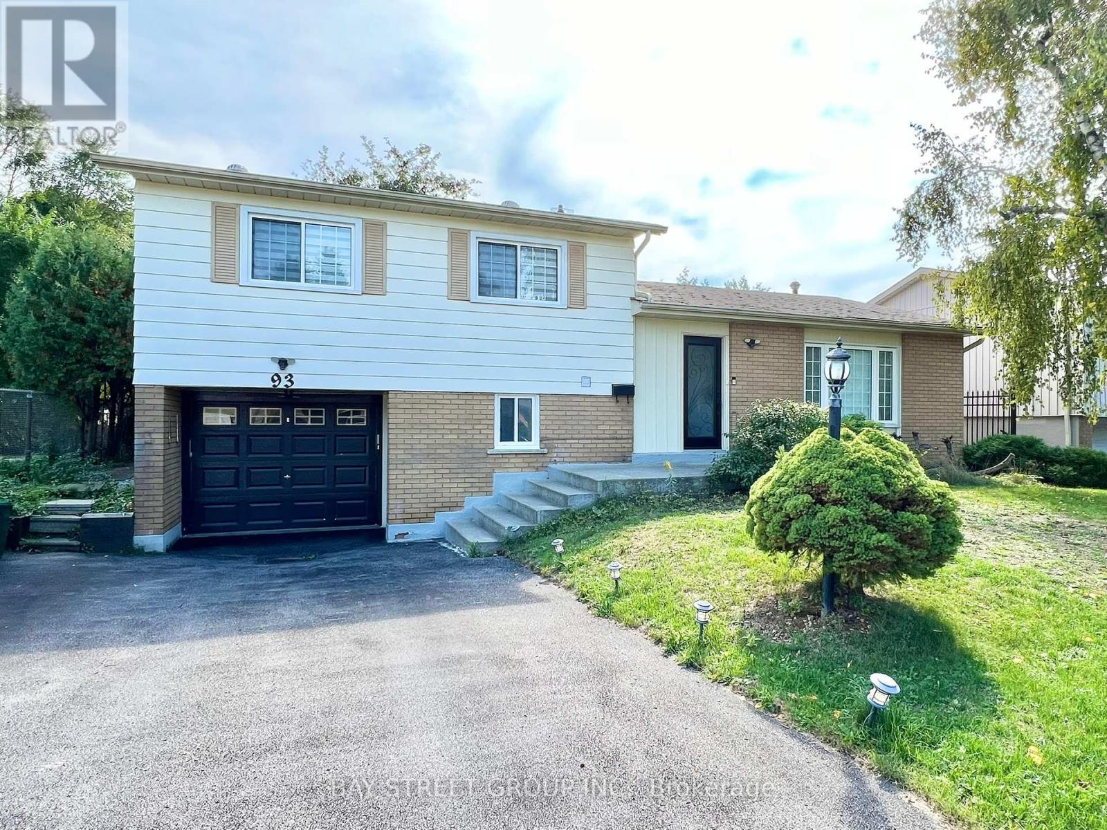 93 Parkway Avenue, Markham (Markham Village), Ontario  L3P 2H1 - Photo 2 - N12444093