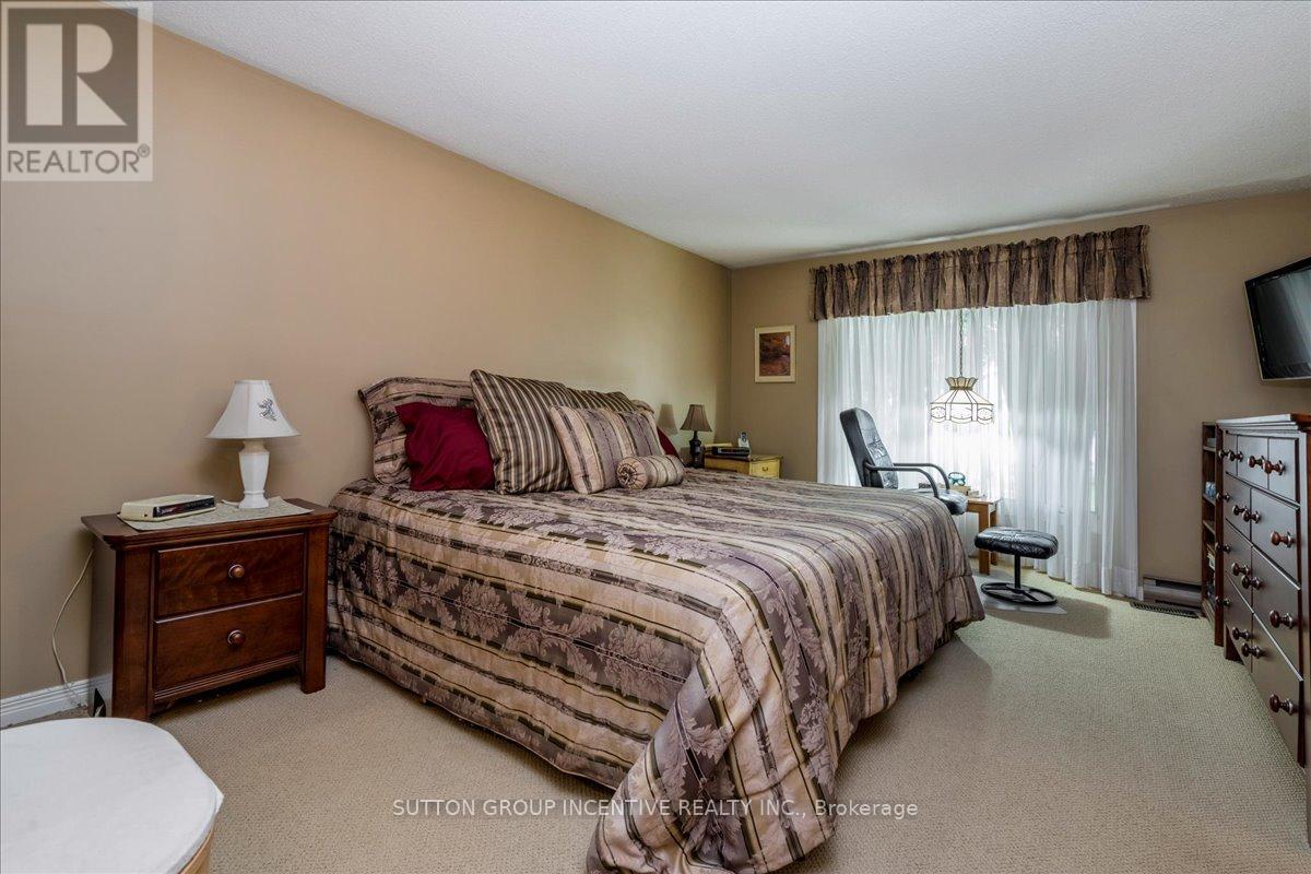 28 Linden Lane, Innisfil, Ontario  L9S 1N8 - Photo 11 - N12444135