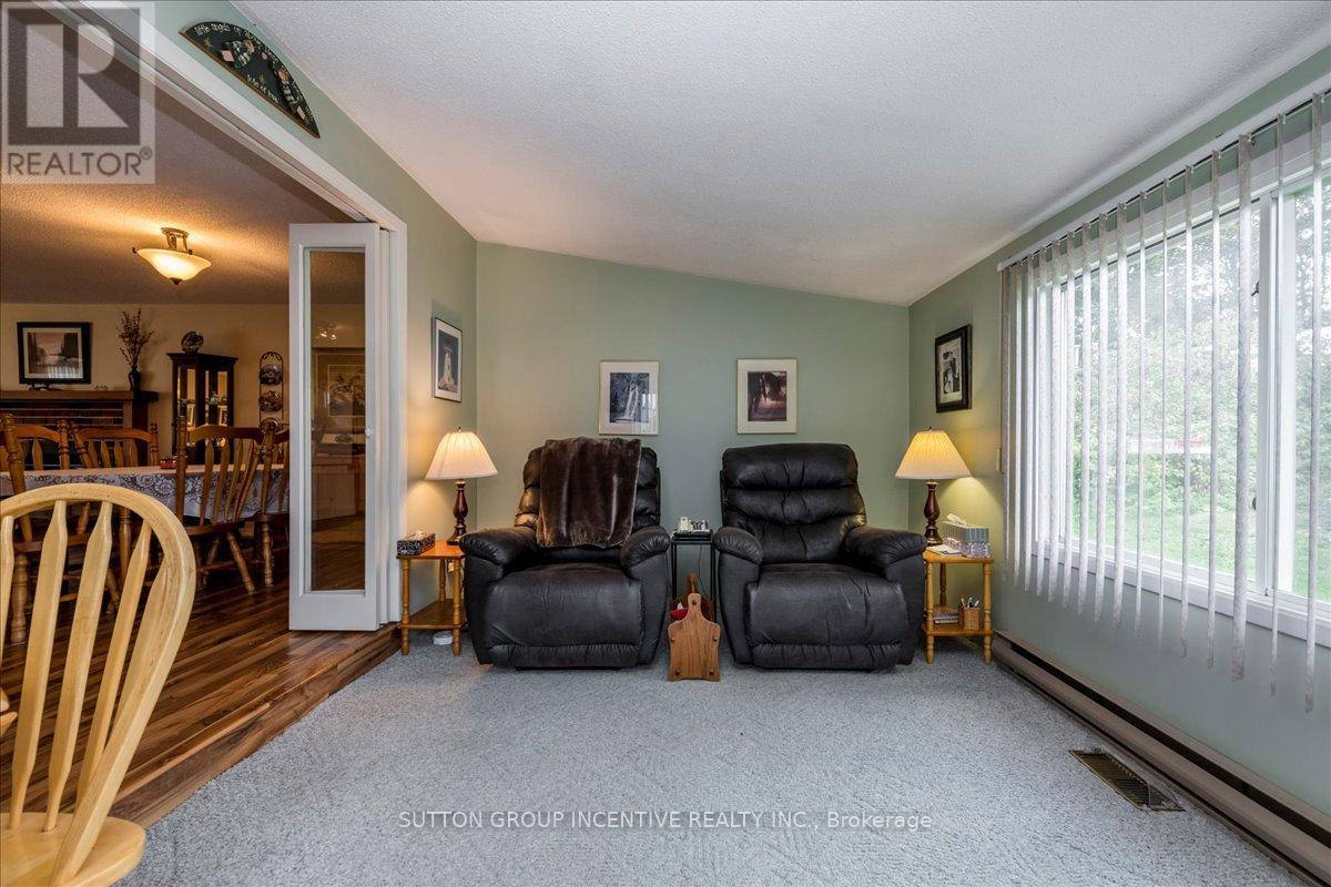 28 Linden Lane, Innisfil, Ontario  L9S 1N8 - Photo 9 - N12444135