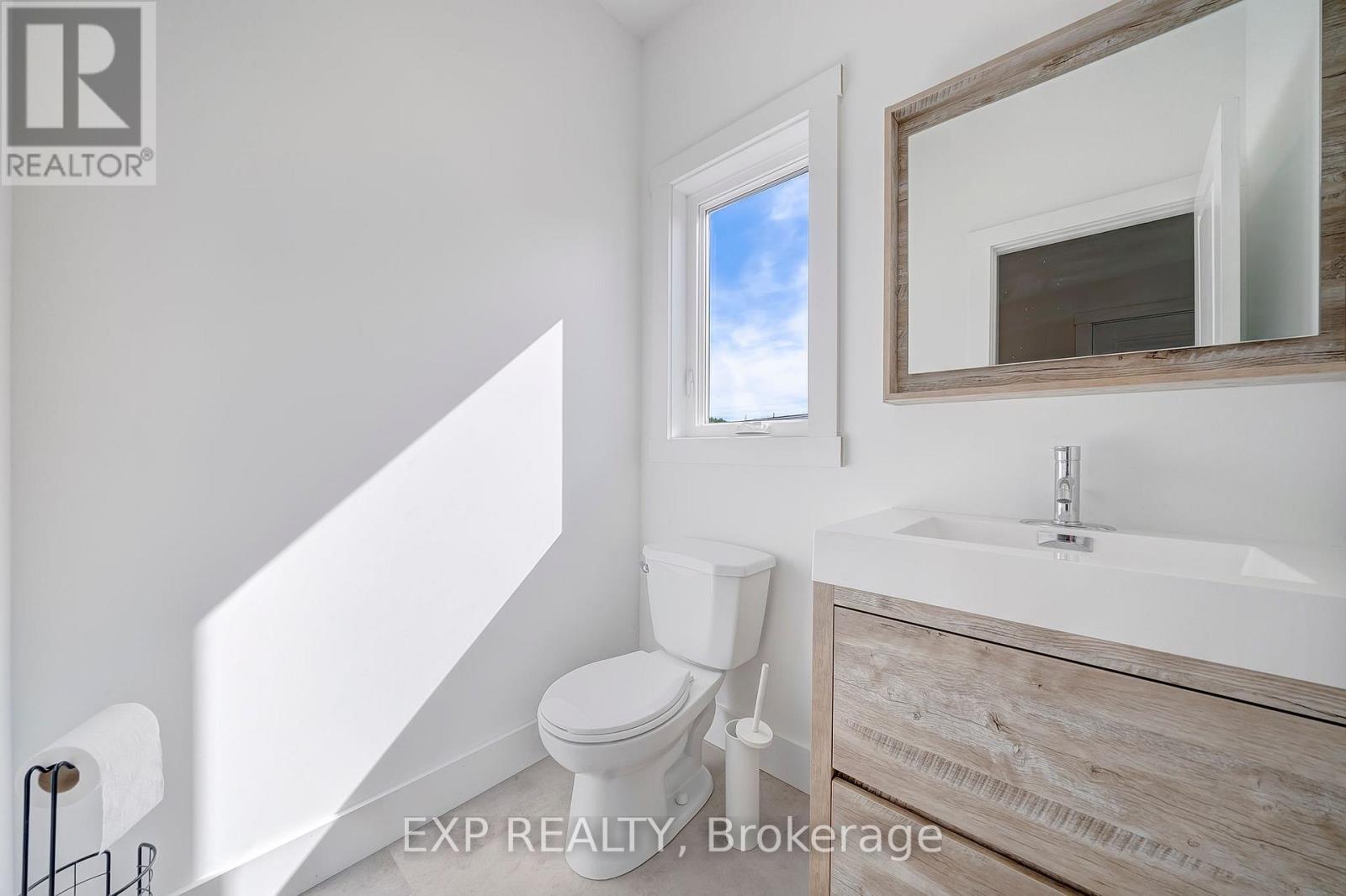 210 Morton Street, Thorold (Allanburg/thorold South), Ontario  L2V 1C7 - Photo 16 - X12444205