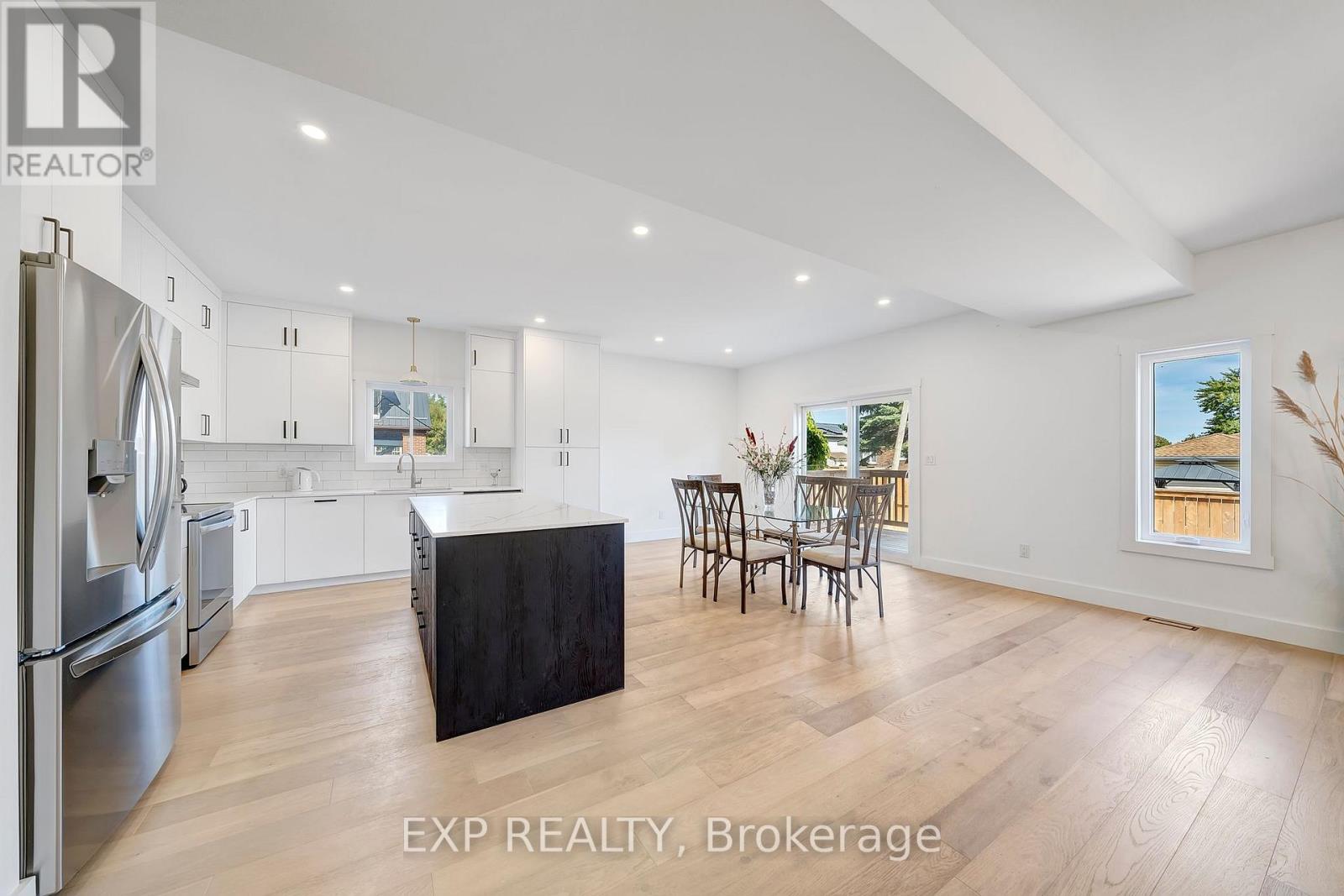210 Morton Street, Thorold (Allanburg/thorold South), Ontario  L2V 1C7 - Photo 4 - X12444205